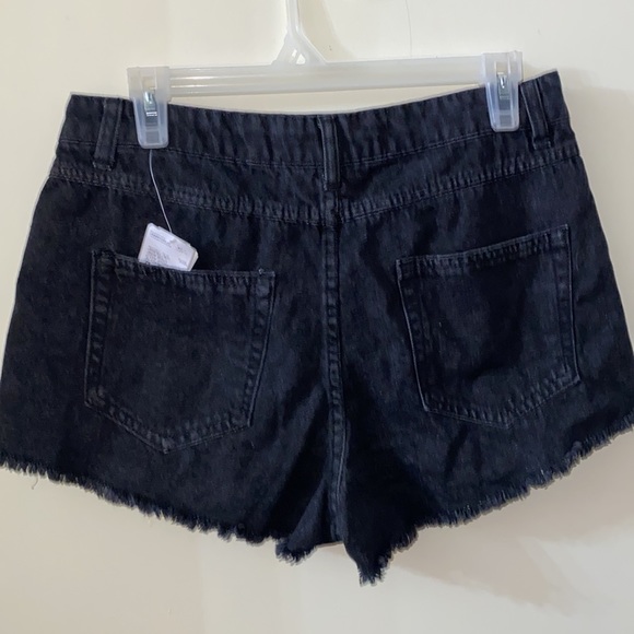 NWT Forever 21 Disney Mickey Mouse Shorts Size 29 - Picture 3 of 6